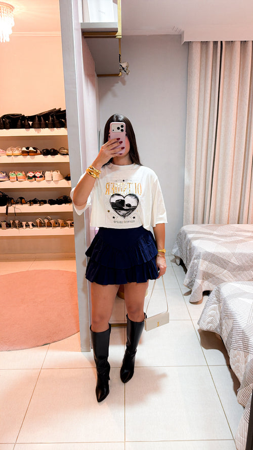 Tee Cropped Outside